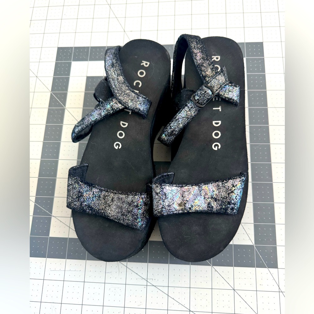 Rocket Dog raver metallic silver platform sandals sz 7